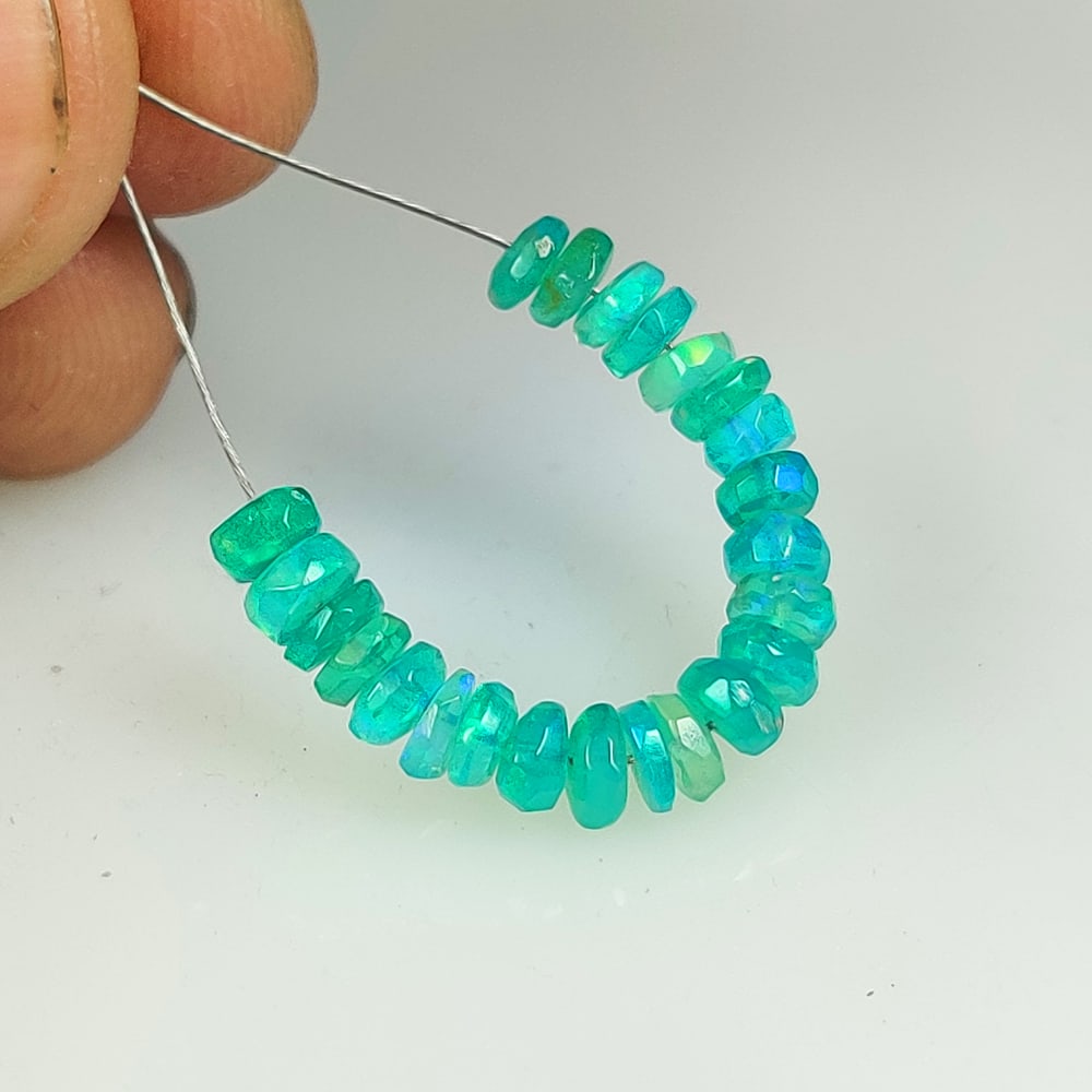3.67 Ct Natural Green Fire Opal Round Cut Beads (1 of 2)