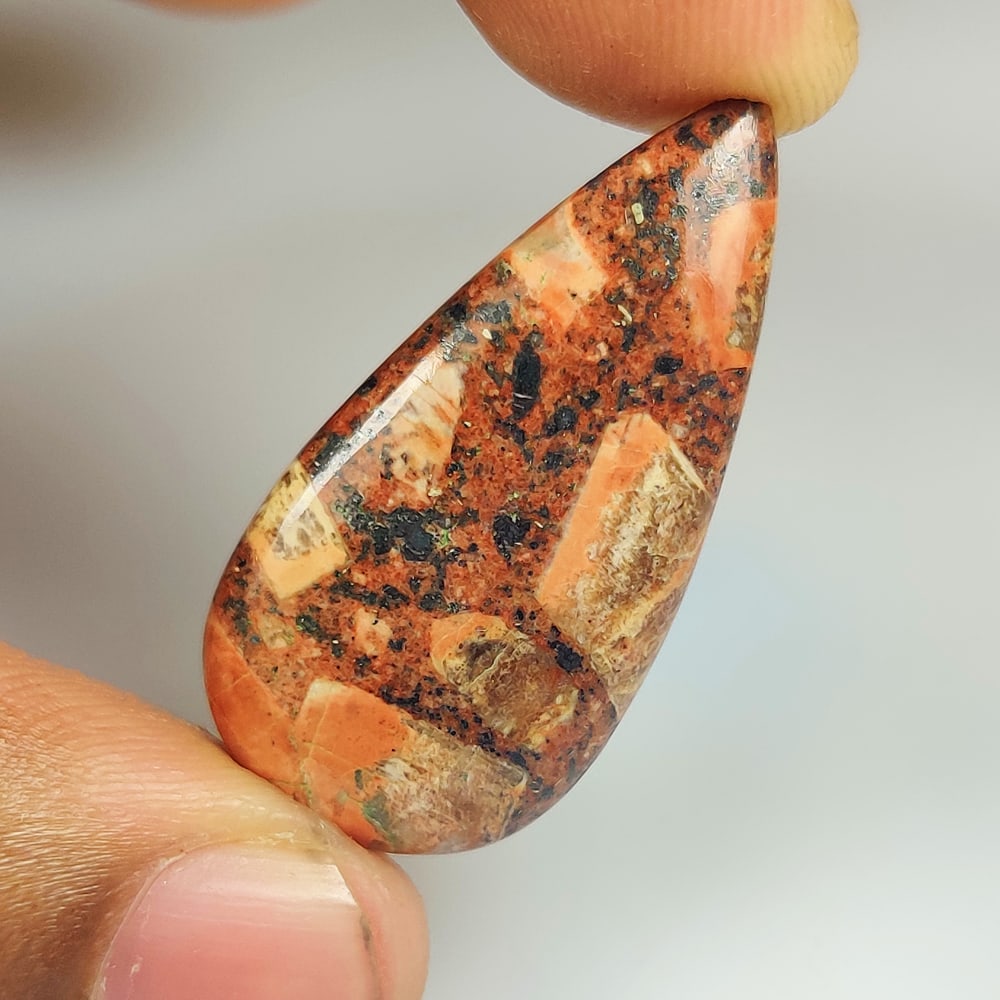 20.53 Ct Natural Poppy Jasper Quartz Pear Cab: Weight - 20.53 Ct / Size - 37.00 x 17.30 x 4.30 mm / Shape - Pear Cab / Clarity - Opaque / Origin - Brazil / Treatment - None