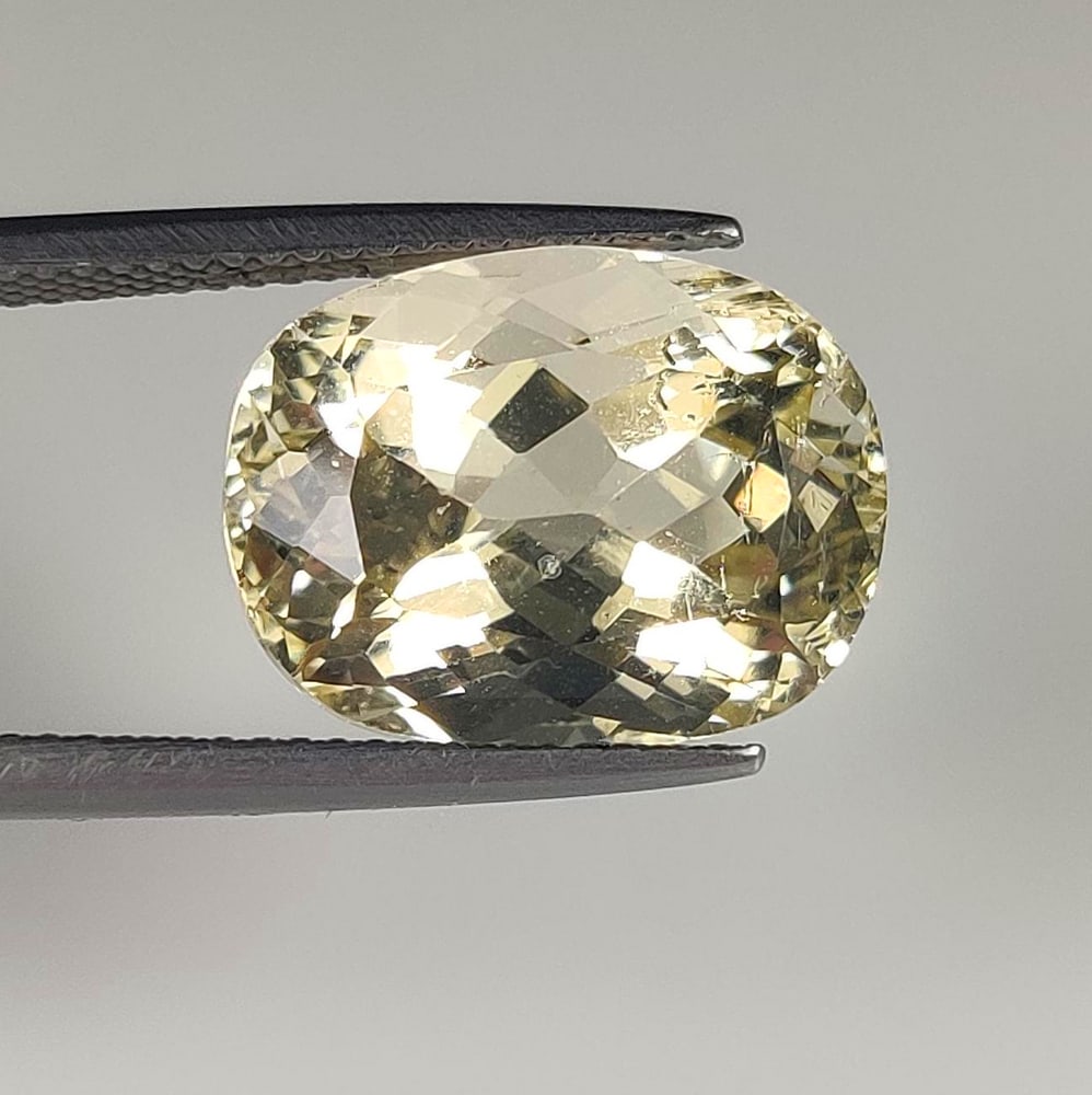 11.26 Ct Natural Yellow Beryl Cushion Cut: Weight - 11.26 Ct / Dimensions - 15.50 x 12.00 x 10.00 mm / Shape - Cushion Cut / Clarity - VVS / Origin - Brazil / Treatment - None