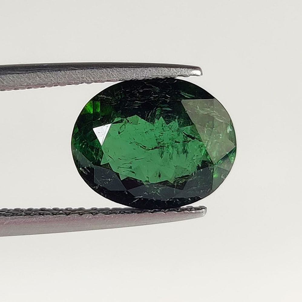 3.33 Ct Natural Green Tourmaline Oval Cut (1 of 2)