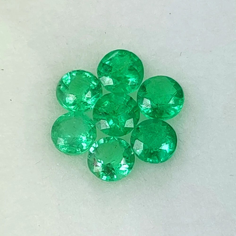 1.06 Ct Natural Zambian Green Emerald Round Cut Set (1 of 2)
