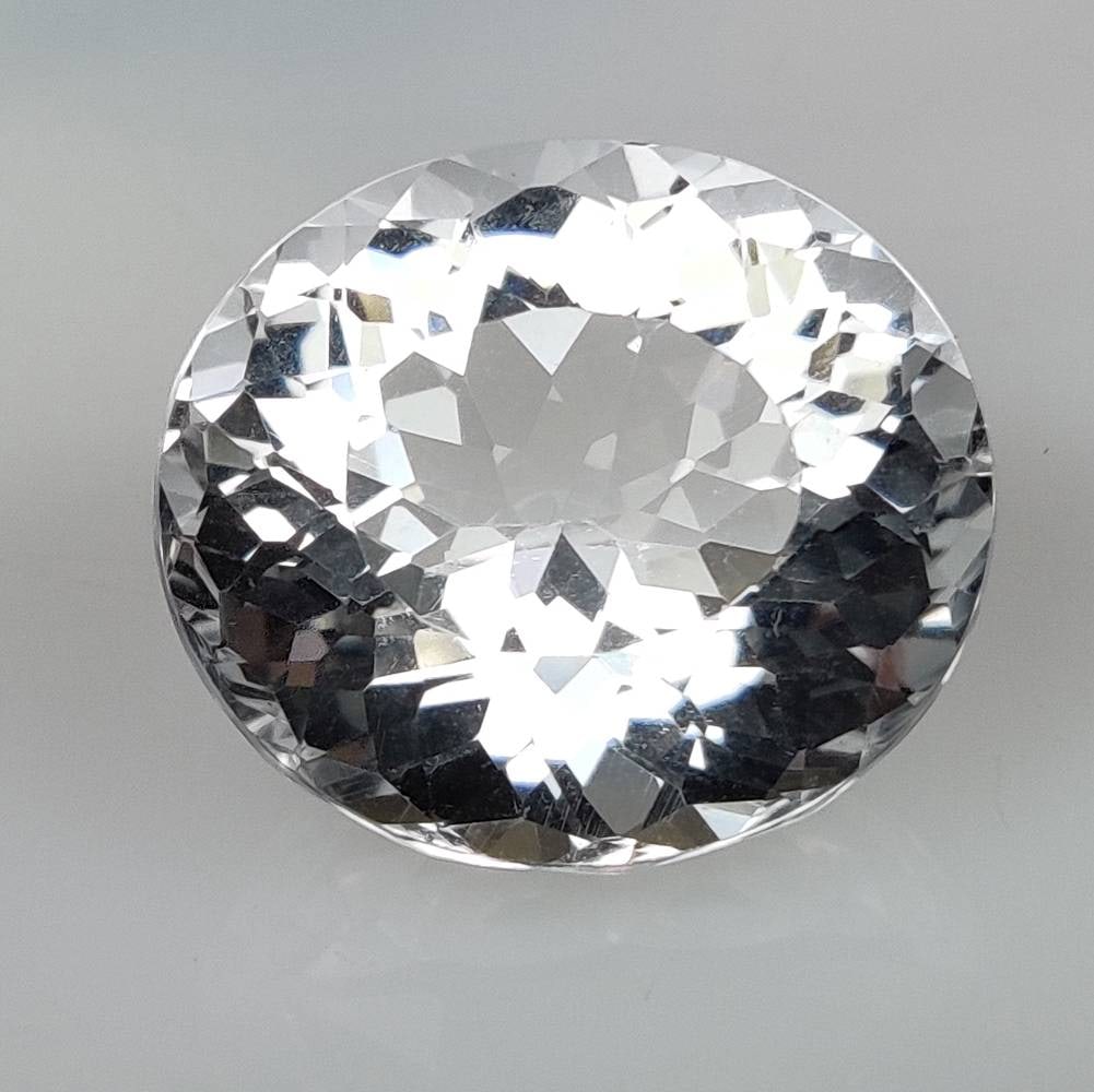 18.17 Ct Natural Colorless Quartz Oval Cut (1 of 2)
