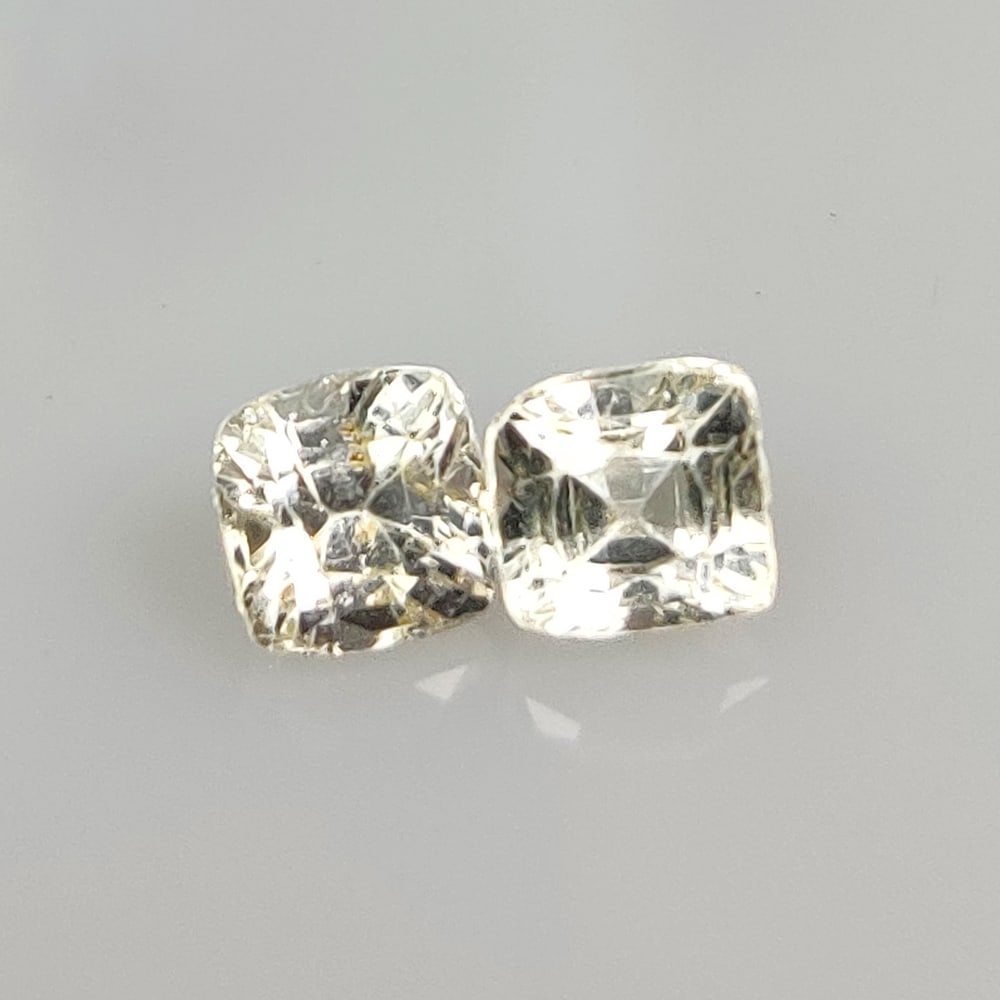2.22 Ct Natural Sapphire Cushion Cut Pair (1 of 2)