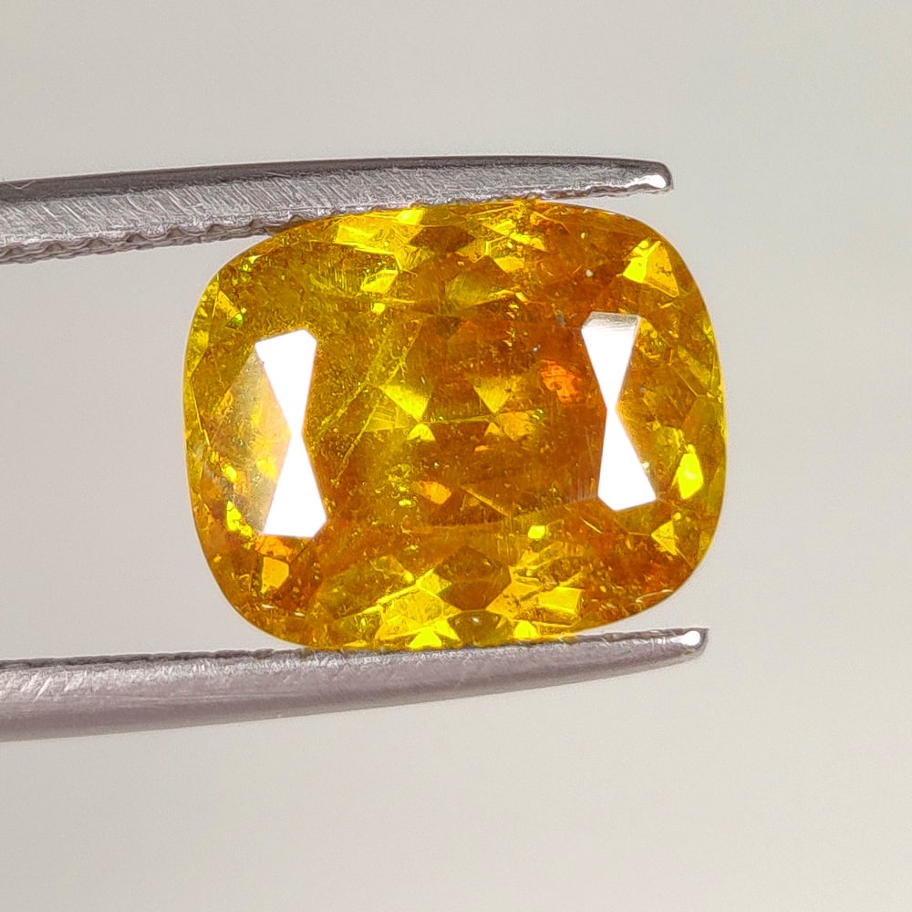 5.79 Ct Natural Sphalarite Cushion Cut (1 of 2)