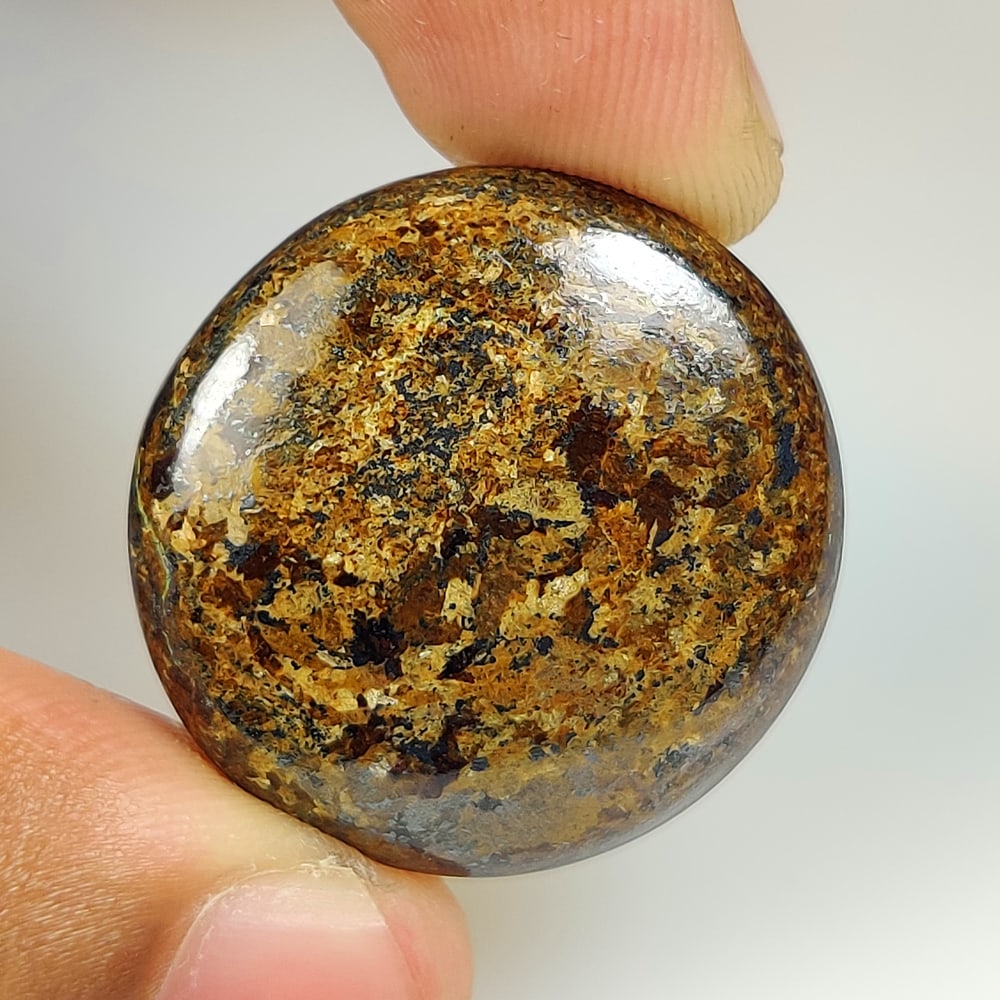 51.65 Ct Natural Brown Fade Jasper Quartz Round Cab (1 of 2)