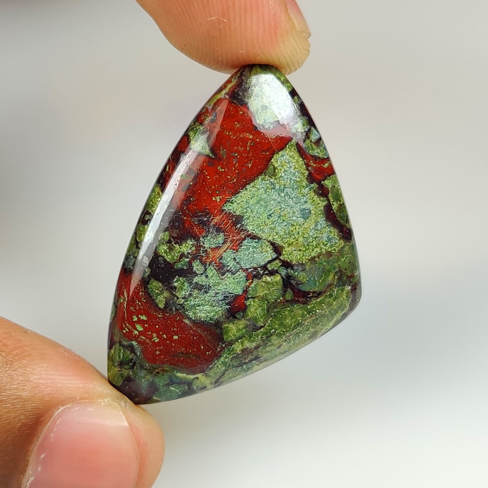 43.83 Ct Natural Dragon Blend Jasper Quartz Trillion Cab (1 of 2)
