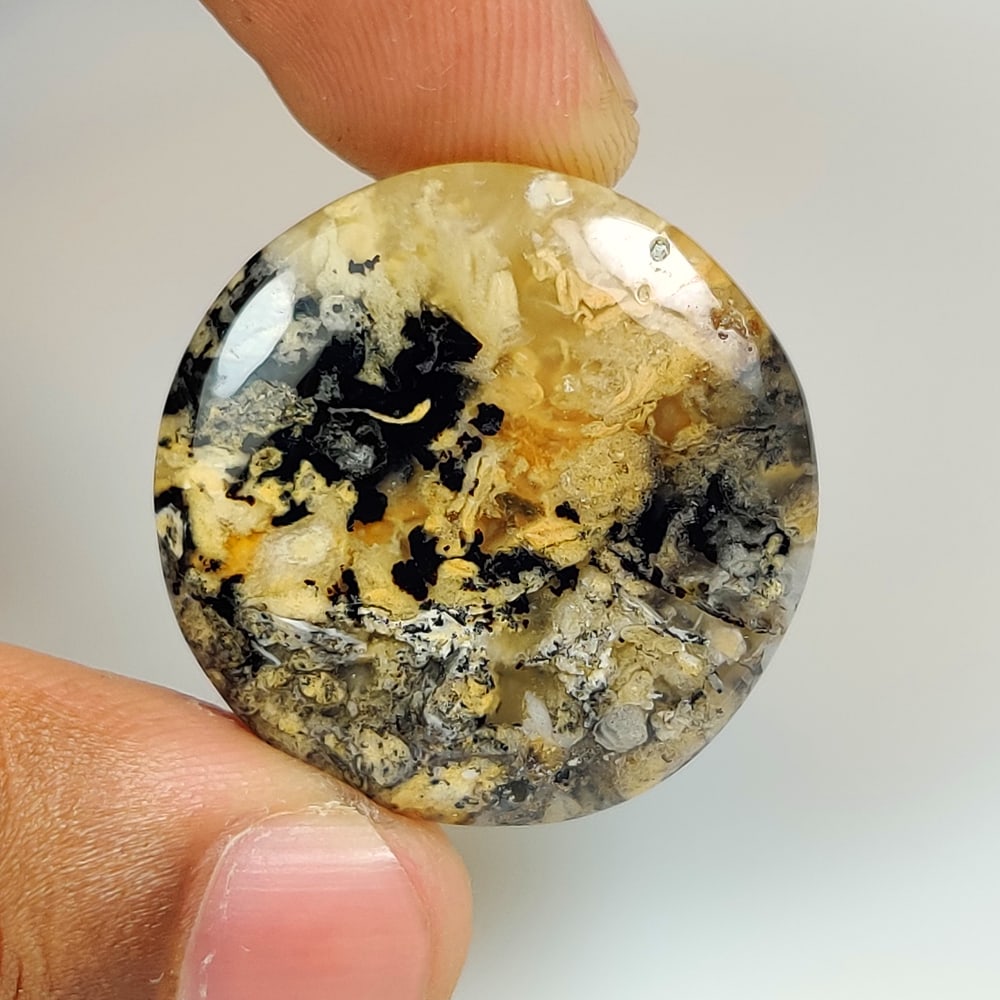 35.37 Ct Natural Dendritic Tiger Round Cab: Weight - 35.37 Ct / Dimensions - 30.00 x 30.00 x 5.30 mm / Shape - Round Cab / Color - As Seen Picture / Clarity - Opaque / Origin -africa / Treatment - None