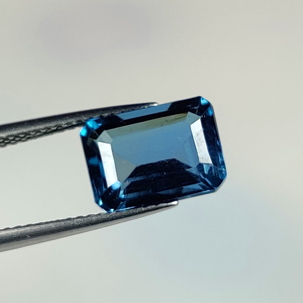 4.88 Ct Natural London Blue Topaz Octagon Cut (1 of 3)