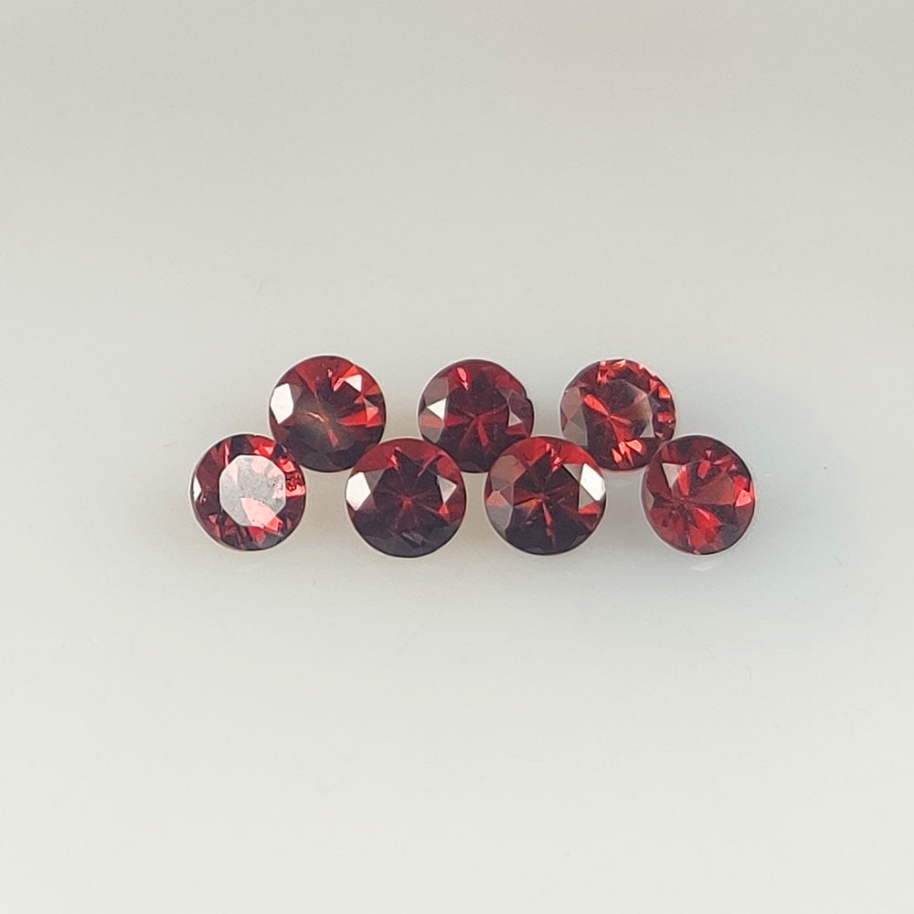 3.90 Ct Natural Almandite Garnet Round Cut Set: Weight - 3.90 Ct / Dimensions - 5.00 - 5.10 mm / 7 Pc's / Shape - Round Cut / Clarity - VVS / Origin - Nigeria / Treatment - None