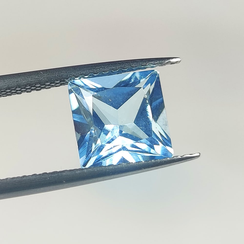 3.00 Ct Natural Blue Topaz Square Cut: Weight - 3.00 Ct / Dimensions - 8.10 x 7.90 x 5.40 mm / Shape - Square Cut / Color - Blue / Clarity - VVS / Origin - Brazil / Treatment - Irradiated