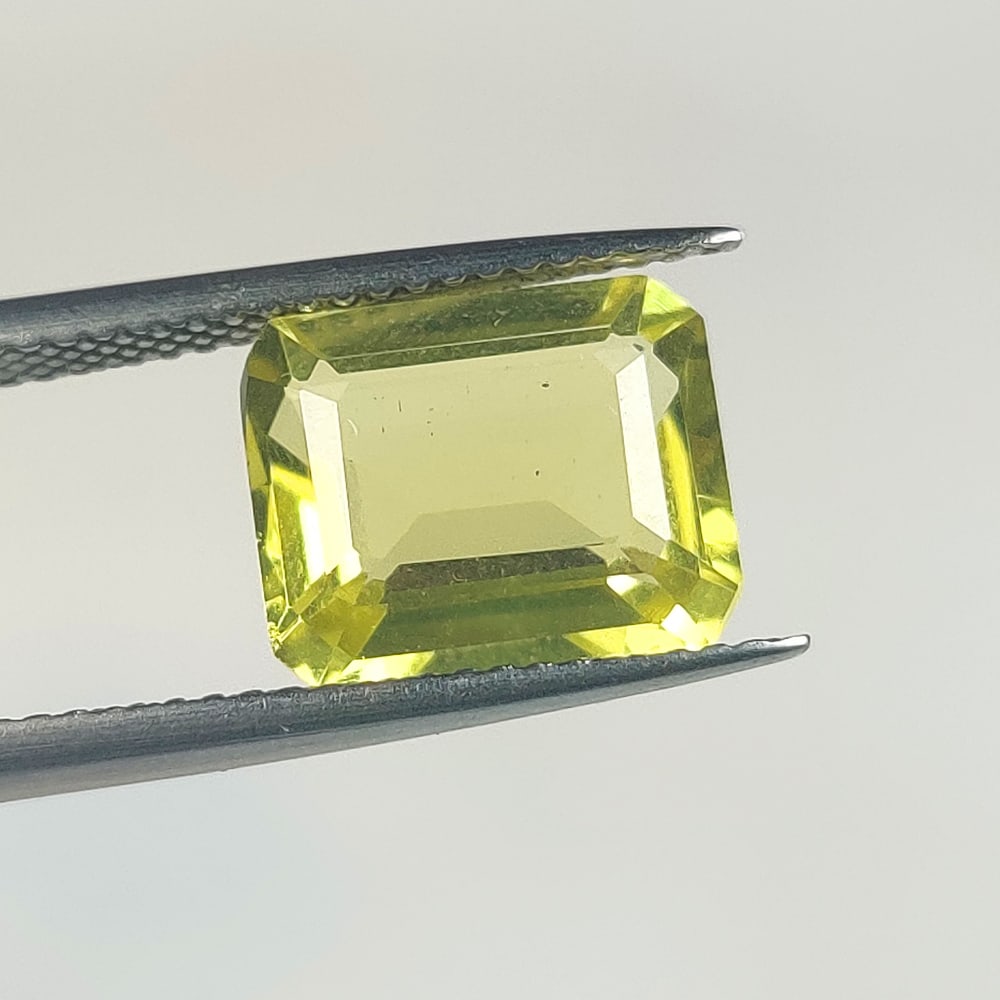 3.50 Ct Natural Lemon Quartz Octagon Cut: Weight - 3.50 Ct / Dimensions -10.80 x 8.90 x 4.90 mm / Top Quality Luster / Excellent Octagon Cut / Origin - Brazil / Comments - Heated