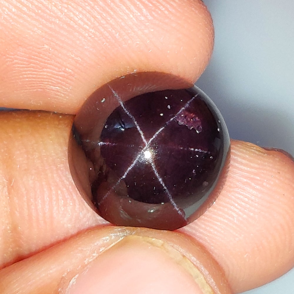 18.19 Ct Natural Star Garnet Oval Cab: Weight - 18.19 Ct / Dimensions -14.00 x 13.80 x 8.70 mm / Shape - Oval Cabochon / Clarity - Opaque / Origin - India / Treatment - None