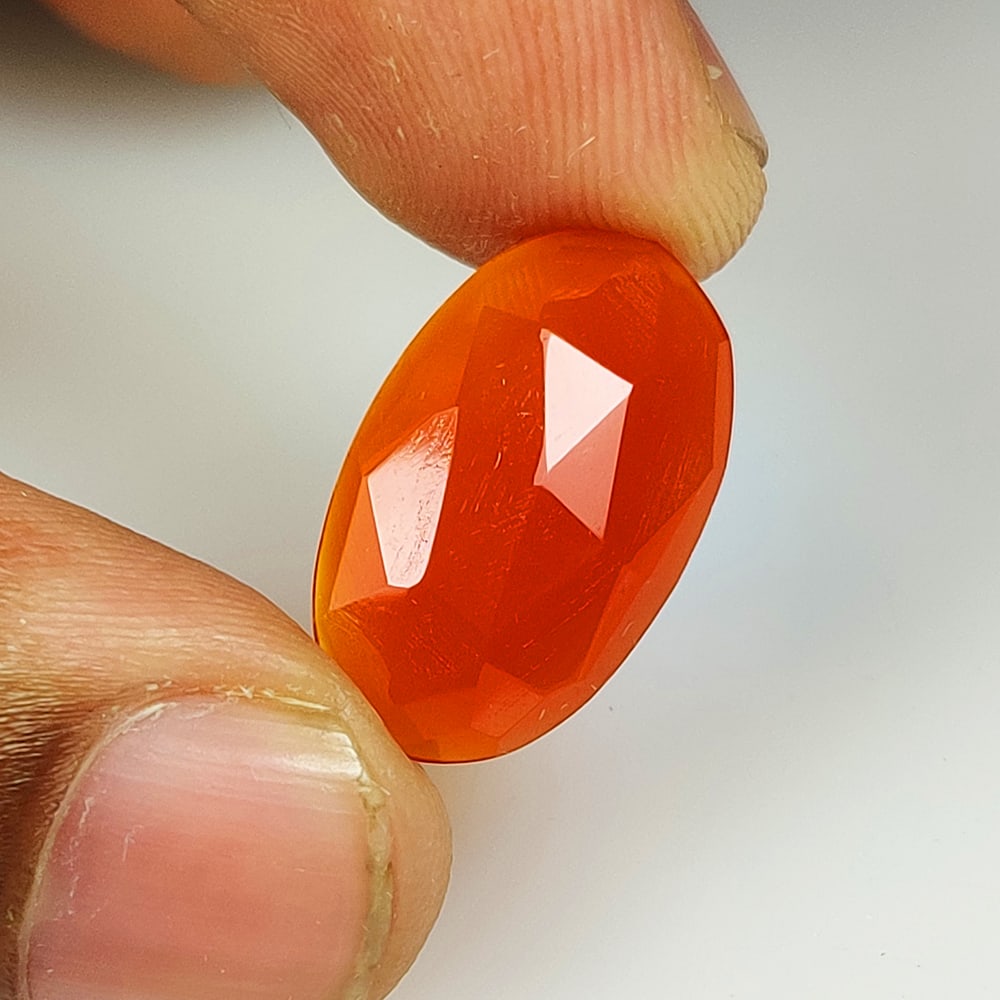 6.75 Ct Natural Orange Carnelian Oval Cut: Weight - 6.75 Ct / Dimensions - 20.00 x 12.20 x 3.90 mm / Shape - Oval Cut / Clarity - Semi - Opaque / Origin - Brazil