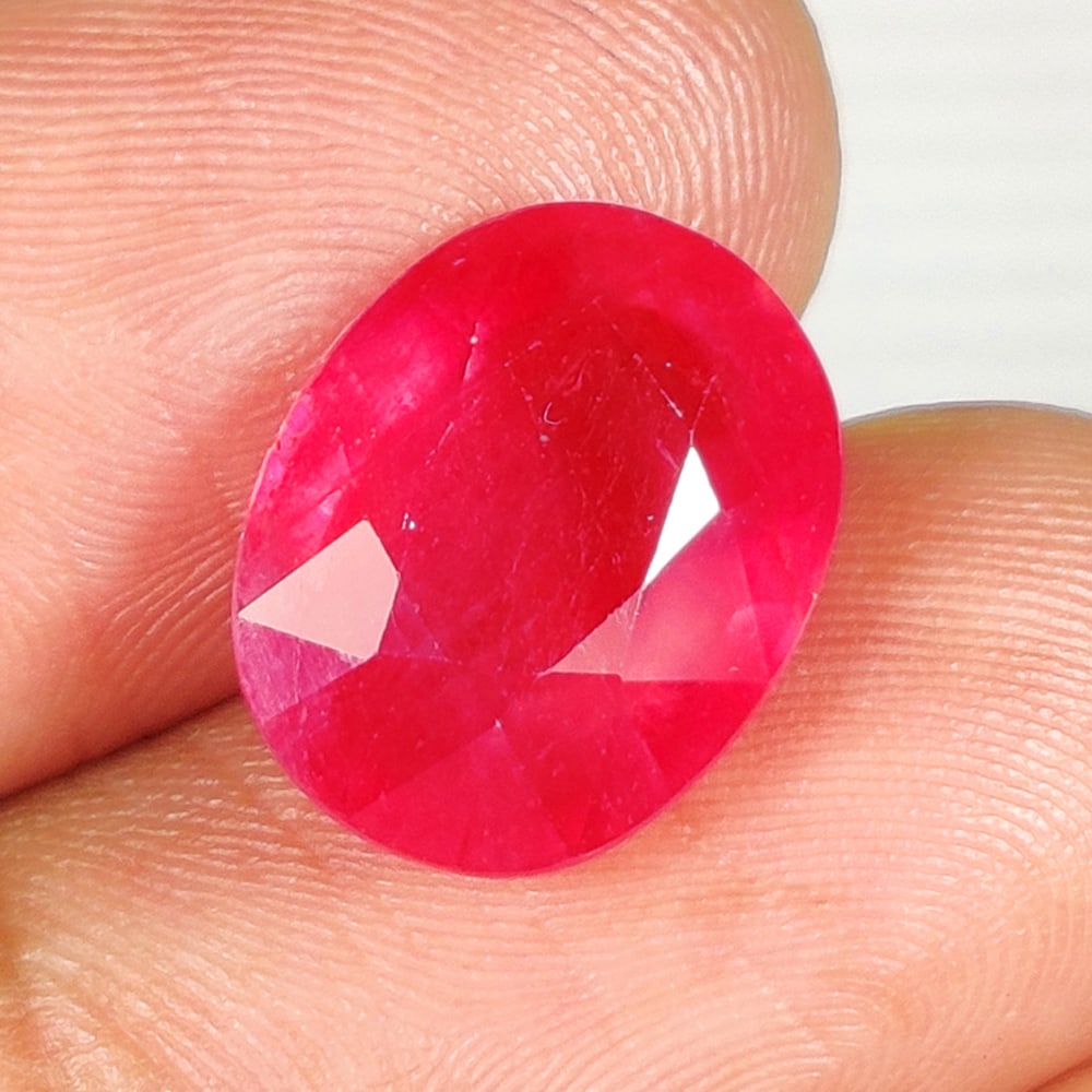 10.52 Ct Natural Pinkish Red Ruby Oval Cut (1 of 2)