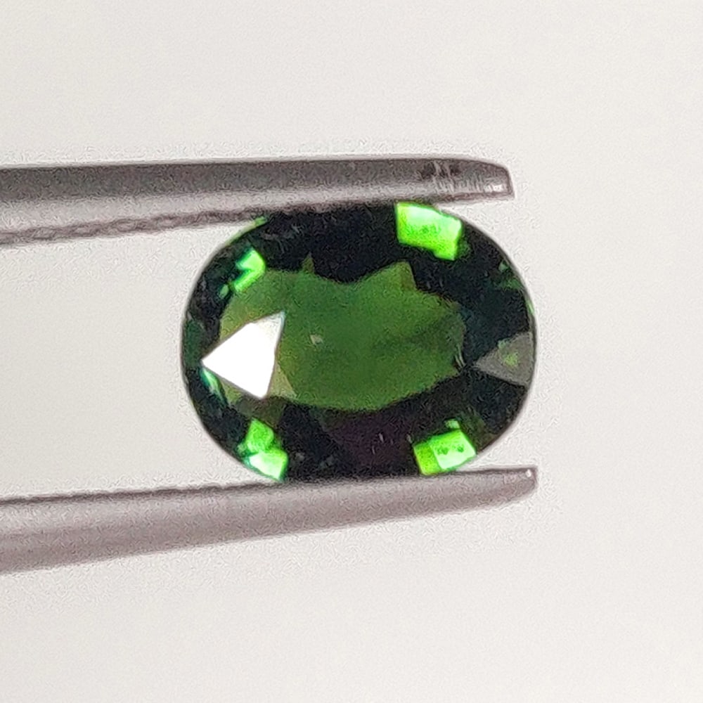 0.77 Ct Natural Green Tourmaline Oval Cut (1 of 2)
