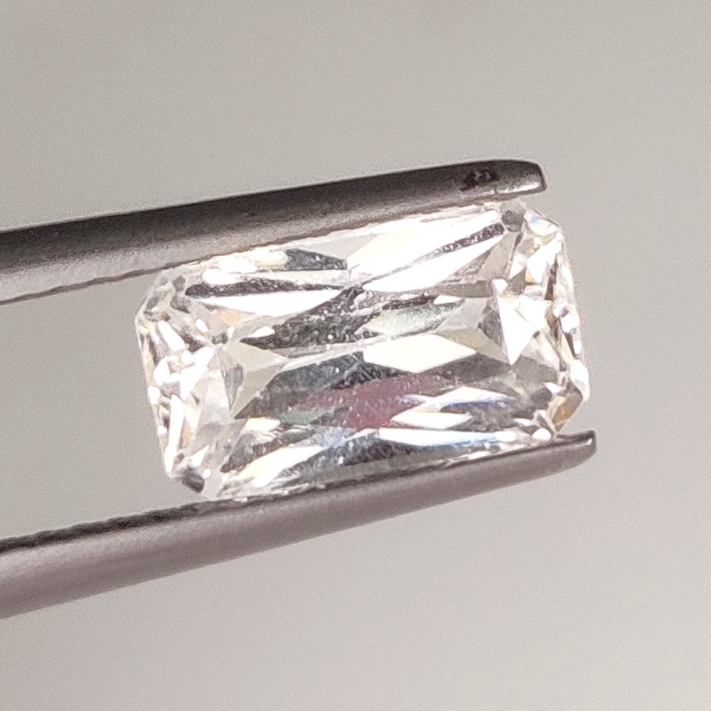 9.24 Ct Natural Black Onyx PeaR Drop: Weight - 9.24 Ct / Dimensions -19.80 x 9.20 x 9.20 mm / Shape - Pear Drop / Color - Black / Clarity - OPaque / Origin - Brazil / Treatment - None