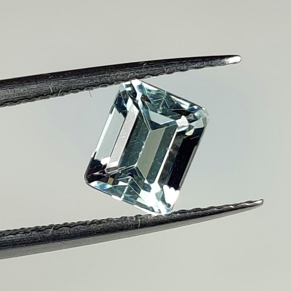 1.27 Ct Natural Aquamarine Octagon Cut: Weight - 1.27 Ct / Size - 6.80 x 5.50 x 4.80 mm / Shape - Octagon Cut / Color - White / Clarity - VVS / Origin -India / Treatment - None