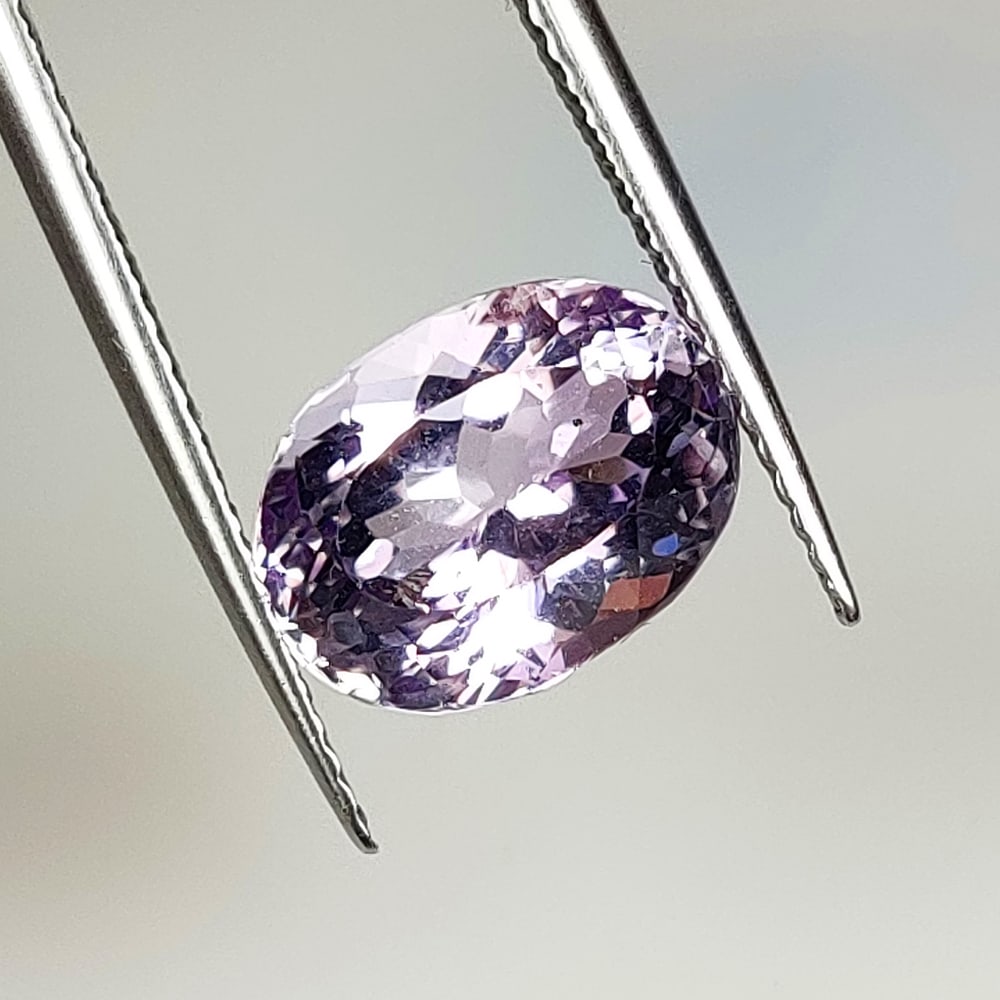 3.63 Ct Natural Purple Amethyst Oval Cut: Weight - 3.63 Ct / Dimensions - 11.20 x 8.20 x 7.00 mm / Shape - Oval Cut / Color - Purple / Clarity - VVS / Origin -Brazil / Treatment - Heated