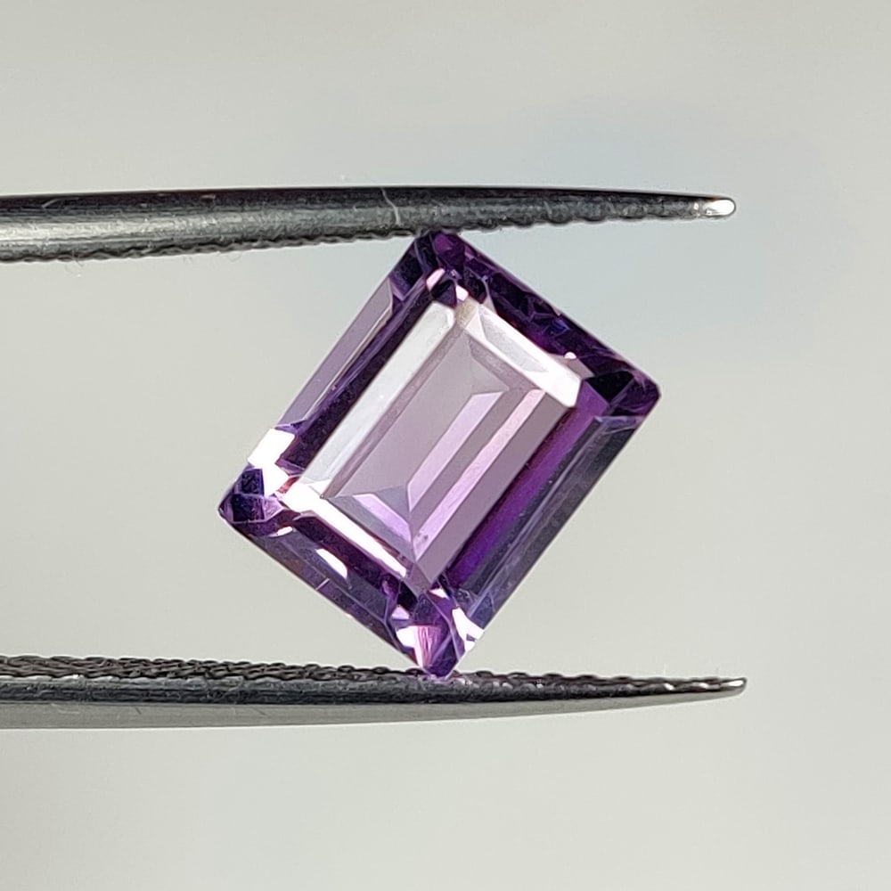 2.53 Ct Natural Purple Amethyst Octagon Cut: Weight - 2.53 Ct / Dimensions - 9.00 x 7.10 x 5.00 mm / Shape - Octagon Cut / Color - Purple / Clarity - VVS / Origin -Brazil / Treatment - Heated