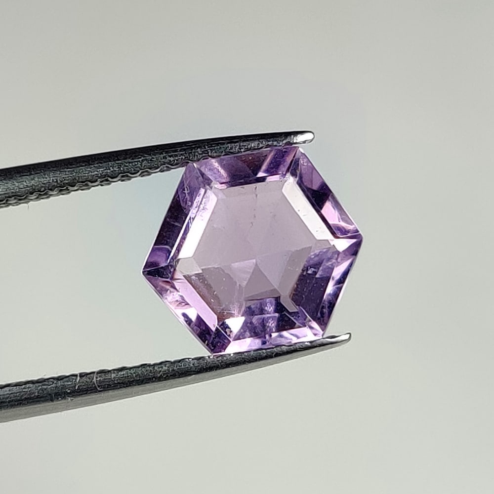 1.92 Ct Natural Purple Amethyst Hexagon Cut (1 of 2)