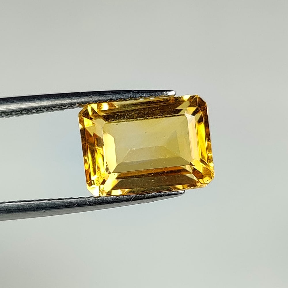 4.37 Ct Natural Yellow Citrine Octagon Cut: Weight - 4.37 Ct / Size - 10.80 x 7.90 x 6.20 mm / Shape - Octagon Cut / Color - Yellow / Clarity - VVS / Origin - Brazil / Treatment - Heated