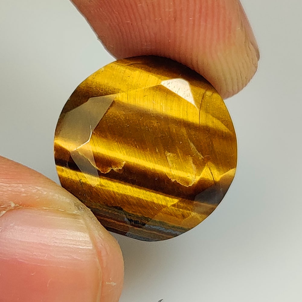 14.85 Ct Natural Tiger Eye Round Cut: Weight - 14.85 Ct / Dimensions - 17.20 x 17.20 x 8.80 mm / Top Class Quality / Round Cut / Origin - Burmese / Comments - None