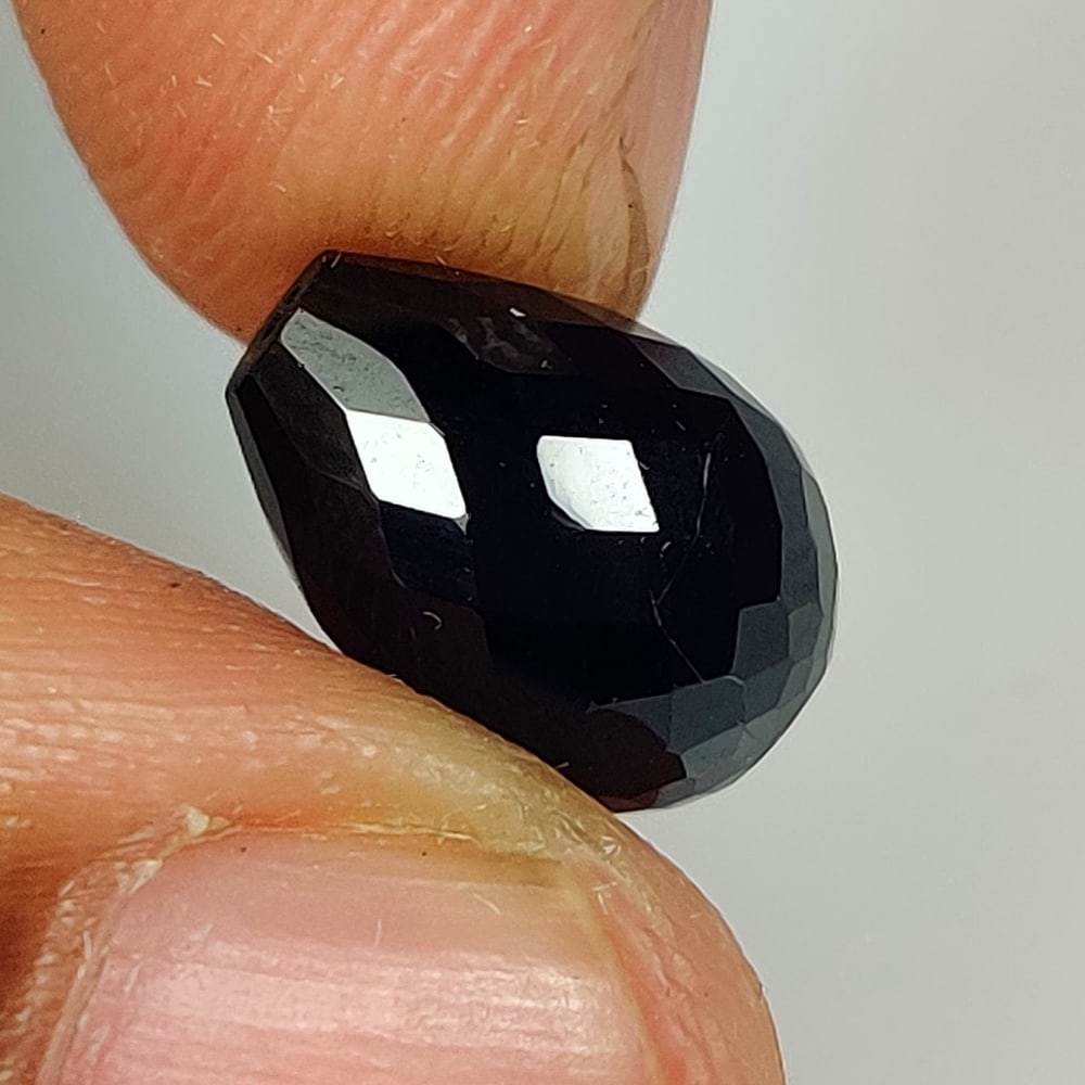 7.28 Ct Natural Black Onyx PeaR Drop (1 of 2)