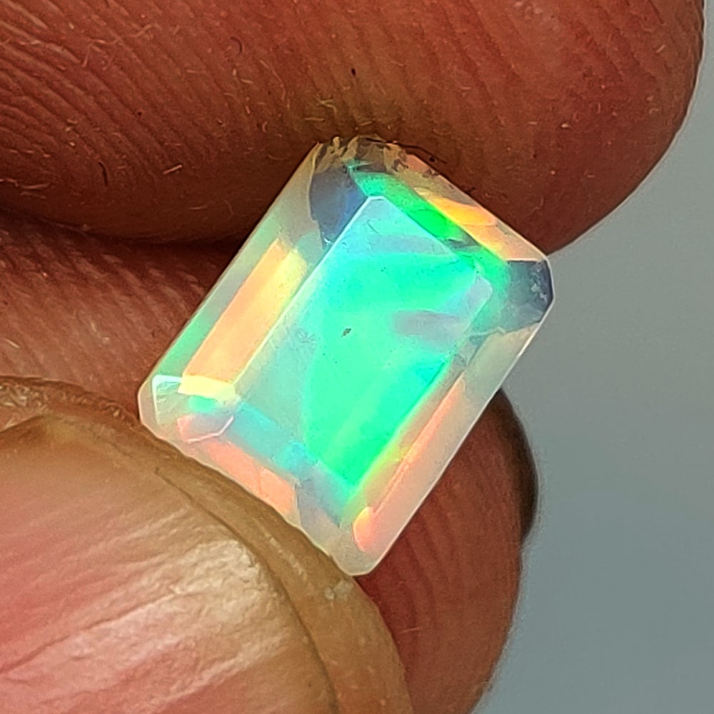 0.96 Ct Natural Multicolor Welo Opal Flash Fire Octagon Cut (1 of 3)