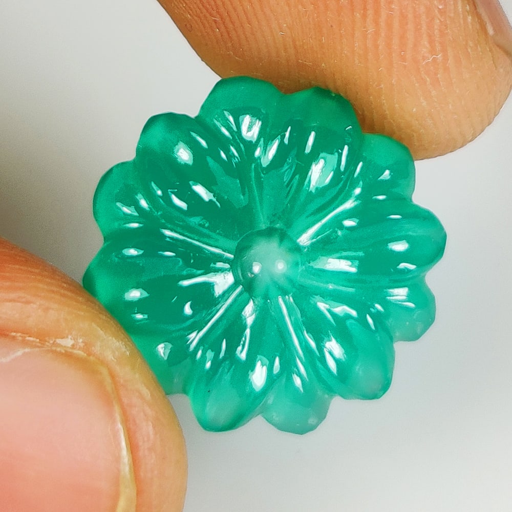 6.34 Ct Natural Green Onyx Fancy Flower Carving (1 of 2)