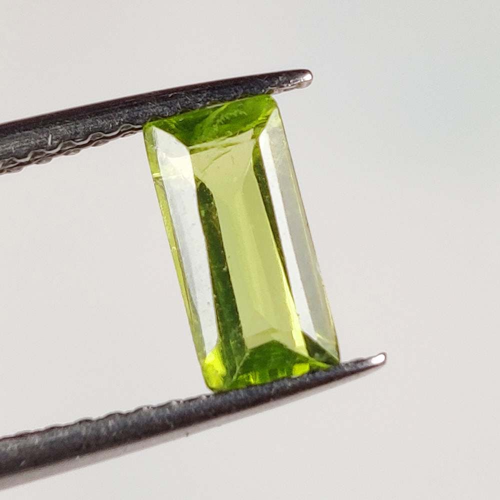 0.78 Ct Natural Green Peridot Rectangle Cut (1 of 2)