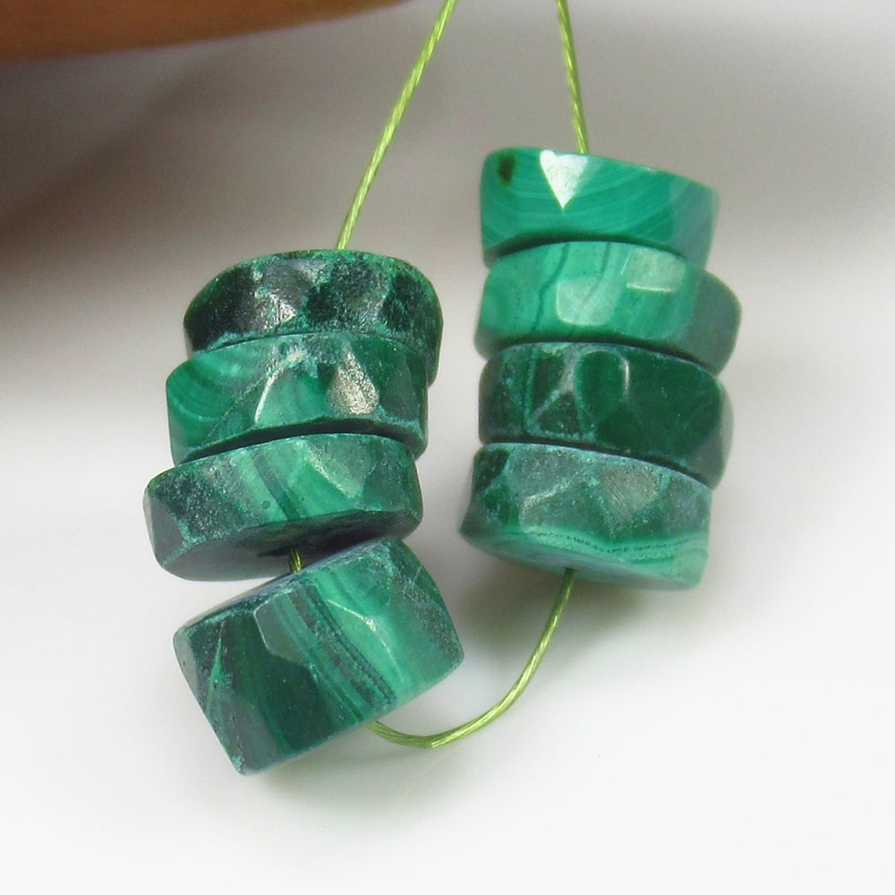 14.98 Ct Natural Green Malachite Round Beads (1 of 2)