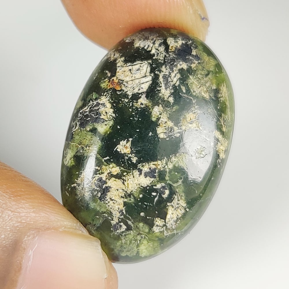 19.59 Ct Natural Green Jasper Quartz OVal Cab: weight - 19.59 Ct / Dimensions - 25.00 x 17.00 x 5.60 mm / Shape - Excellent OVal Cab / Origin - Brazil / Treatment - None