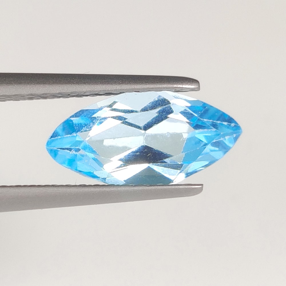 2.12 Ct Natural Blue Topaz Marquise Cut: Weight - 2.12 Ct / Dimensions - 12.00 x 5.80 x 4.30 mm / Shape & Cut - Marquise Cut / Color - Blue / Transparency - VVS / Origin - Brazil / Comments - Irradiated