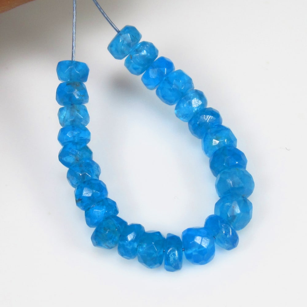 7.77 Ct Natural Blue Apatite Round Cut Beads (1 of 2)