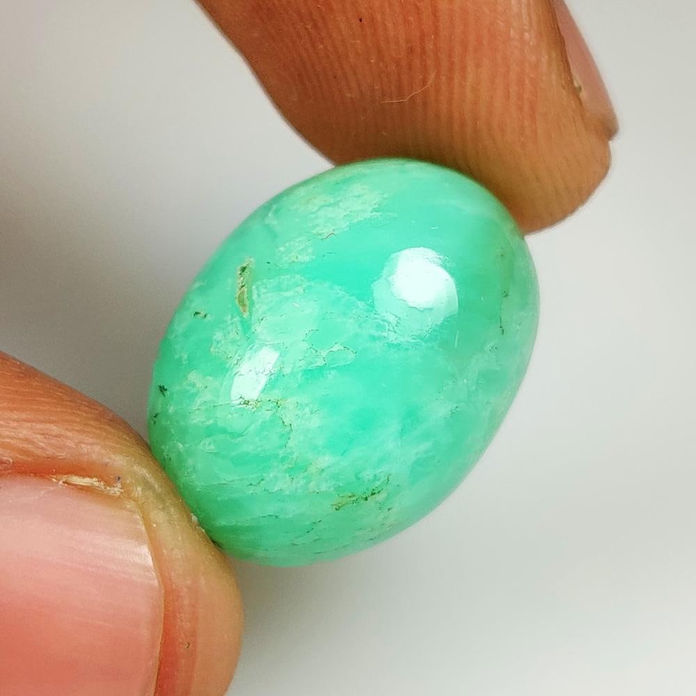 17.87 Ct Natural Chrysoprase Oval Cab: Weight - 17.87 Ct / Size - 19.10 x 14.30 x 9.60 mm / Shape -Oval Cab / Color - Green / Clarity - Opaque / Origin - Brazil / Treatment - None