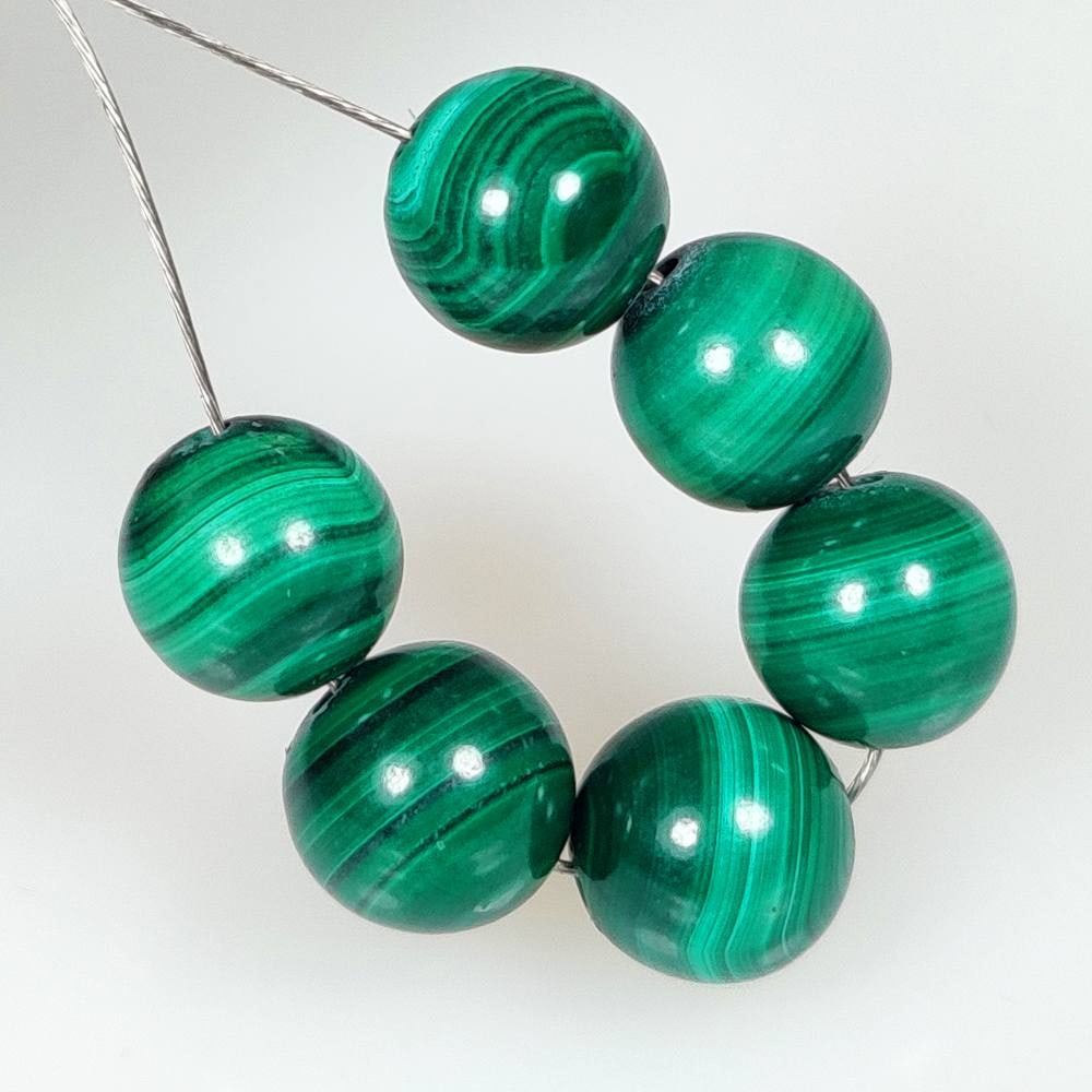 17.86 Ct Natural Elegant Green Malachite Round Ball Beads (1 of 2)