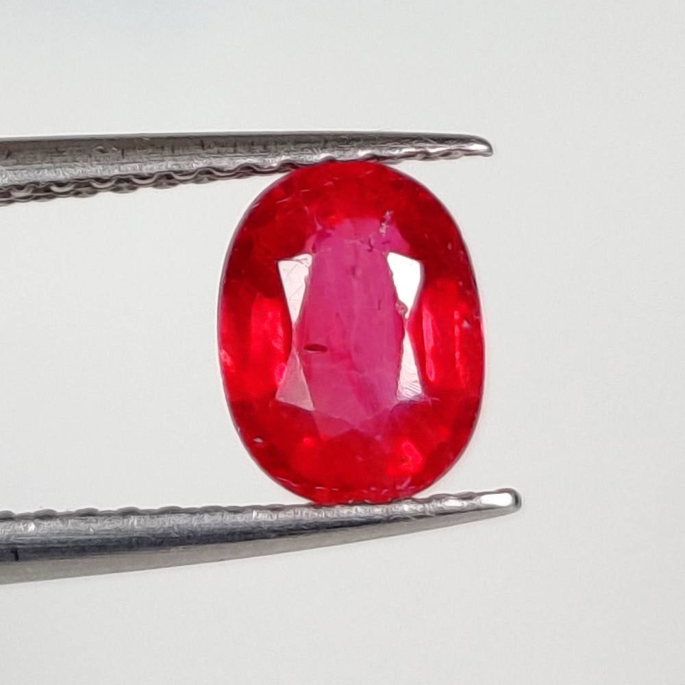 1.20 Ct Natural Pinkish Red Ruby Oval Cut (1 of 2)