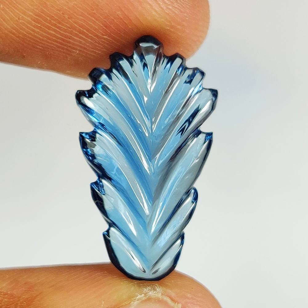 15.15 Ct Natural London Blue Topaz Fancy Leaf Carving (1 of 2)