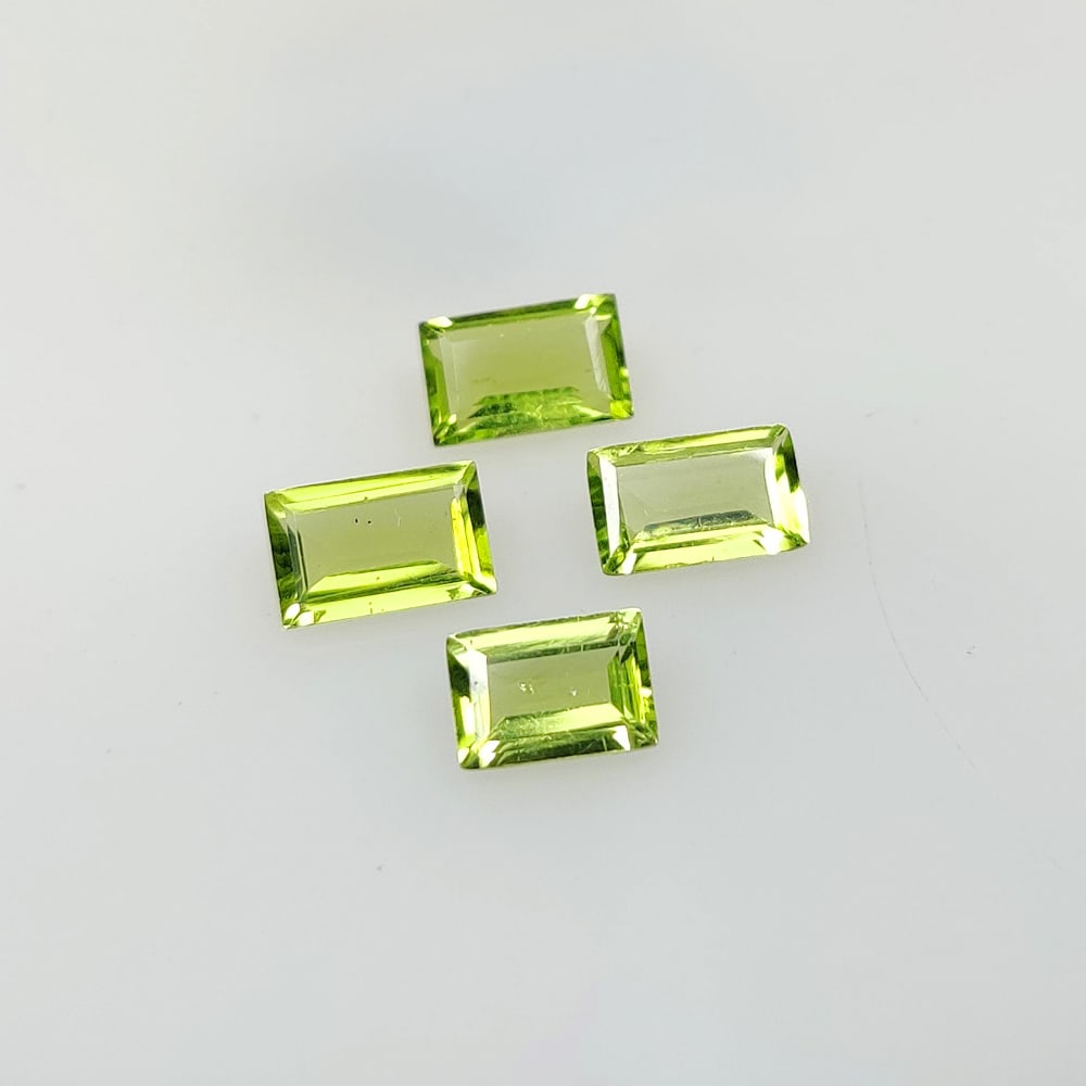 4.30 Ct Natural Green Peridot Rectangle Cut Set (1 of 2)