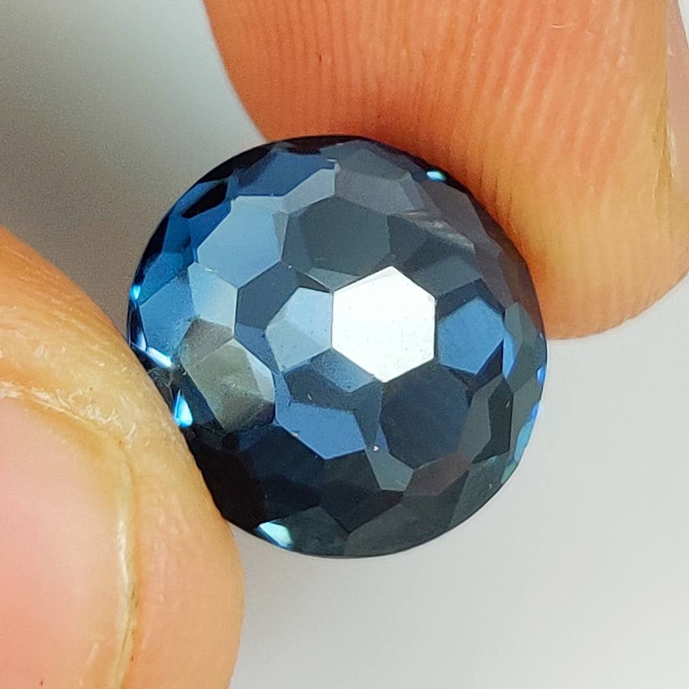 6.57 Ct Natural London Blue Topaz Round Checkerboard Cut (1 of 2)