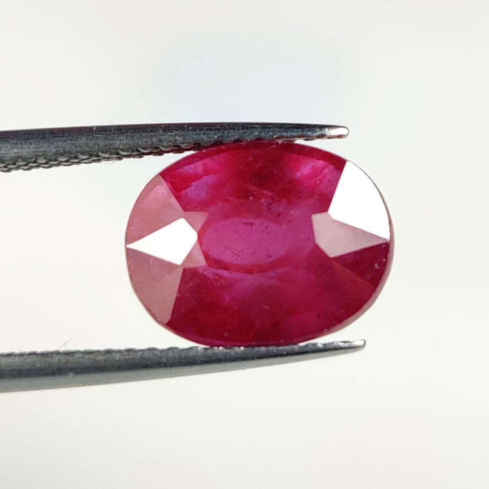 5.45 Ct Natural Deep Red Ruby Oval Cut (1 of 2)