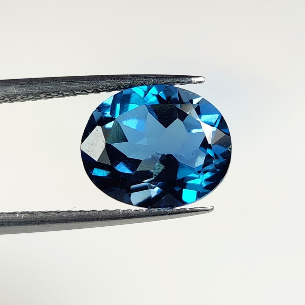 4.45 Ct Natural London Blue Topaz OVal Cut (1 of 2)