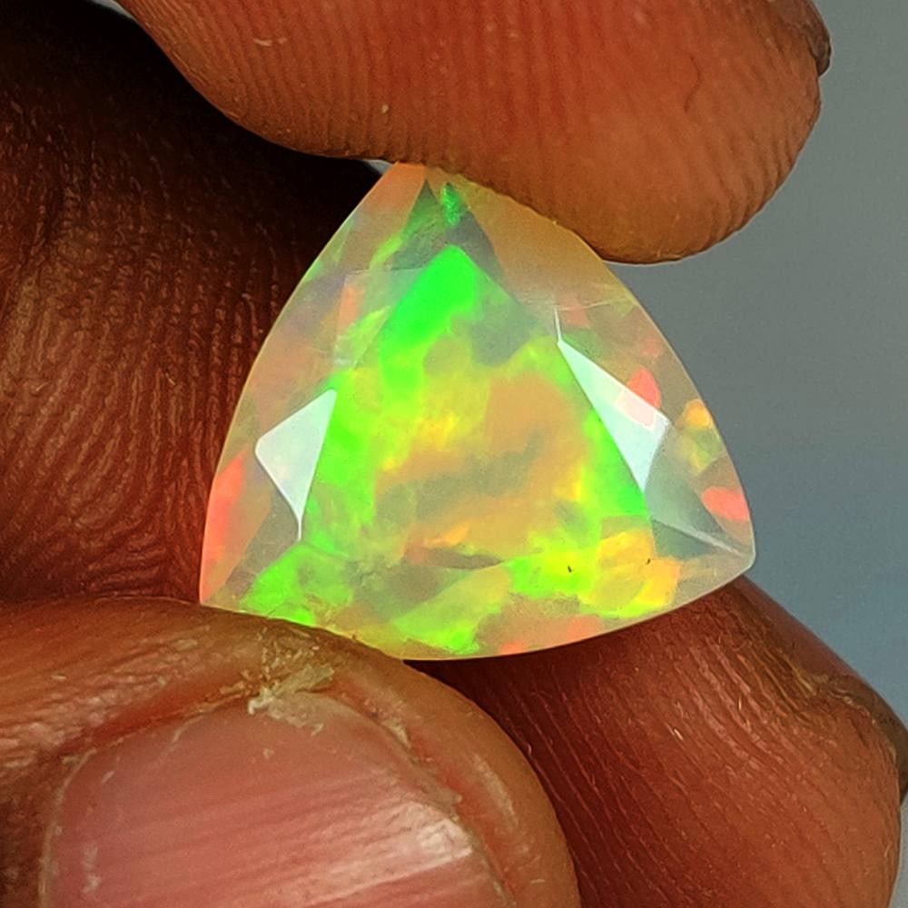 3.57 Ct Natural Multicolor Welo Opal Flash Fire Trillion Cut (1 of 3)