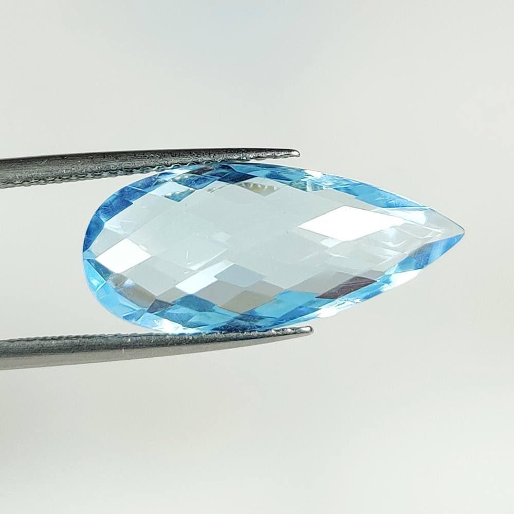 9.08 Ct Natural Blue Topaz Pear Cut (1 of 2)