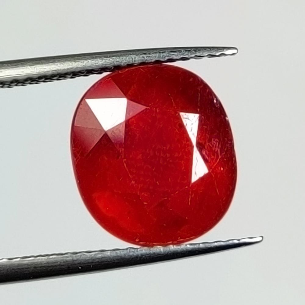 7.67 Ct Natural Pinkish Red Ruby Oval Cut (1 of 2)