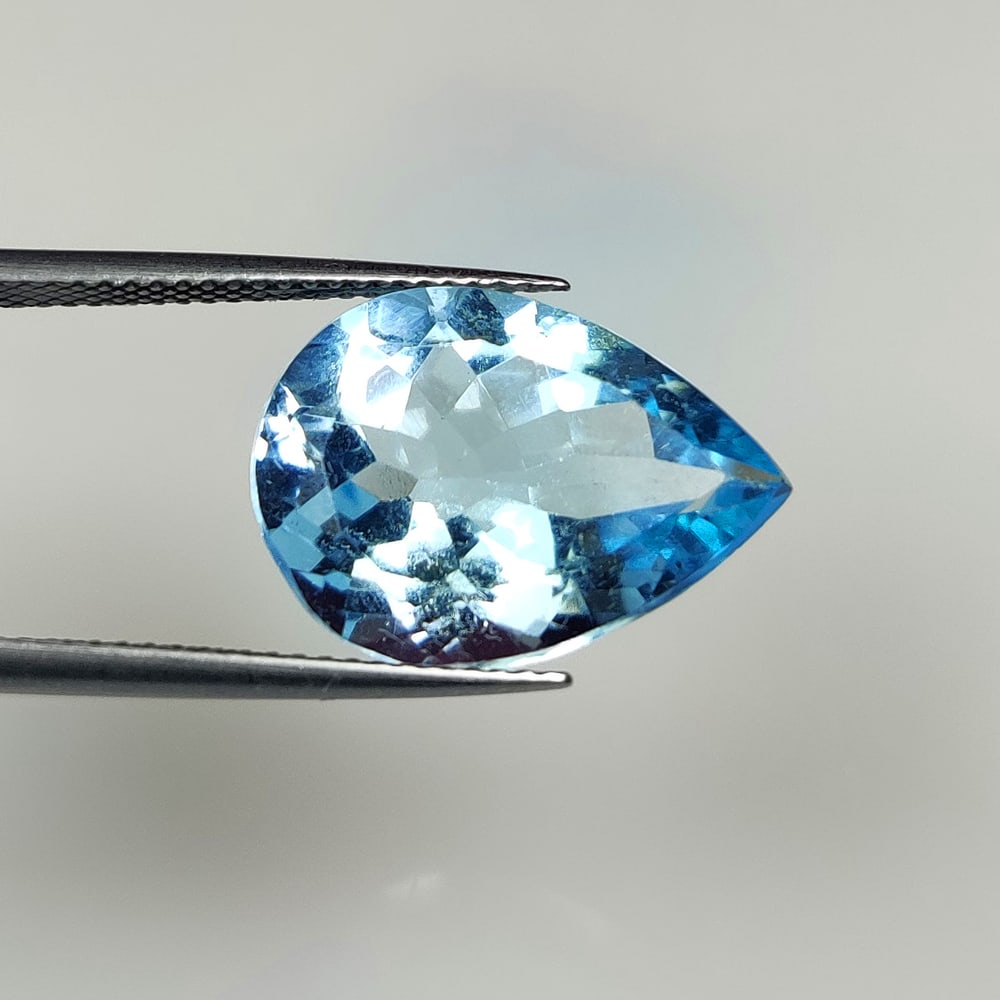 11.82 Ct Natural Blue Topaz Pear Cut (1 of 2)
