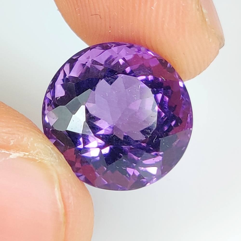 11.18 Ct Natural Purple Amethyst Round Cut (1 of 2)