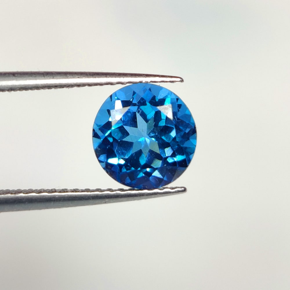 2.90 Ct Natural Blue Topaz Round Cut (1 of 2)