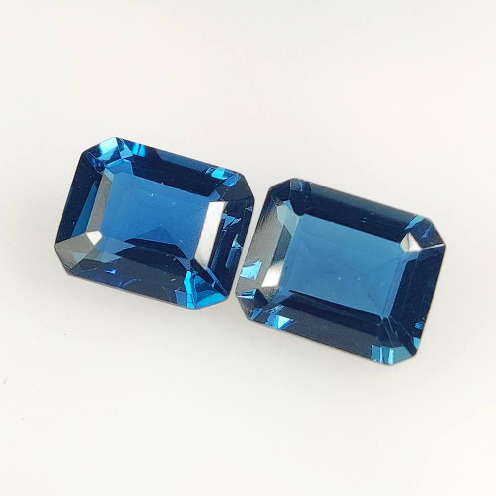 7.86 Ct Natural London Blue Topaz Octagon Cut Pair: Weight : 7.86 Ct / Dimensions : 10.10 x 8.10 x 4.80 mm / 2 Pc's / Shape : Octagon Cut / Color : Blue / Transparency : Transparent / Treatment : Irradiated
