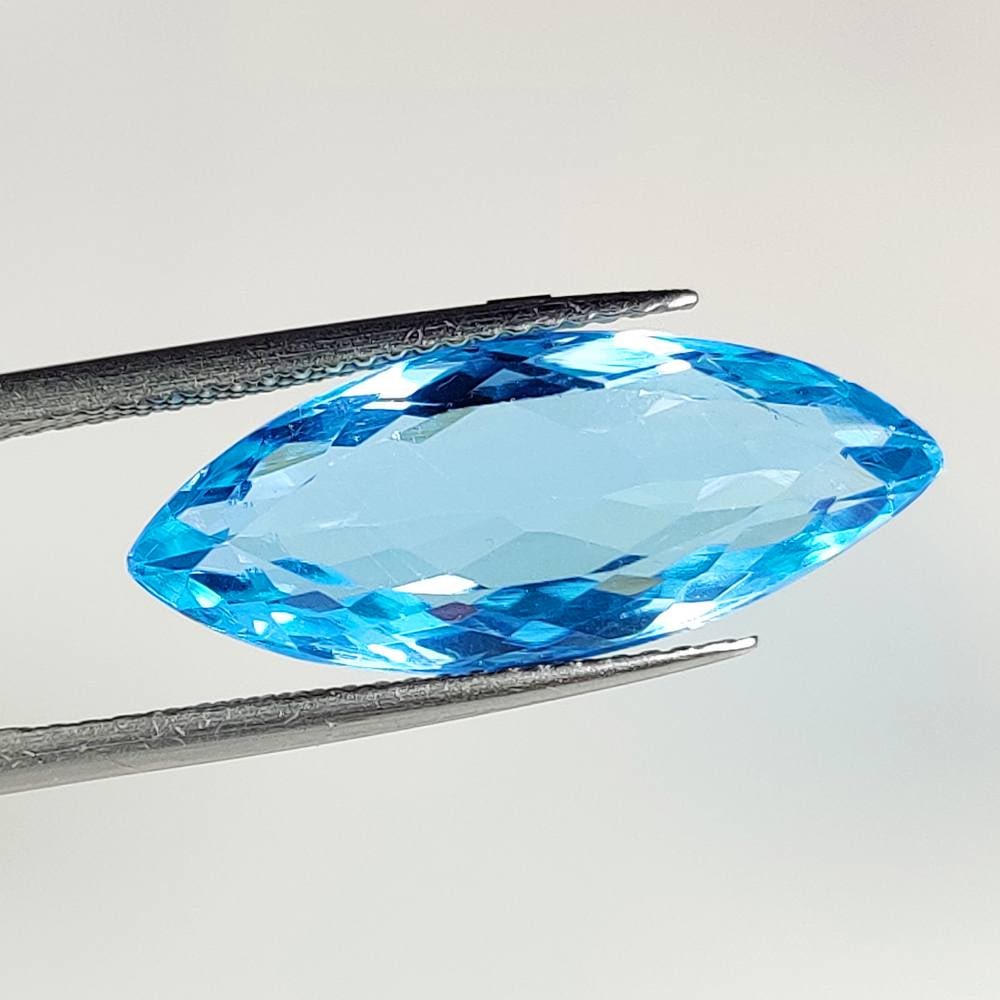 11.28 Ct Natural Blue Topaz Marquise Cut (1 of 2)